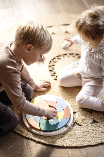 Creative play inspired by Montessori