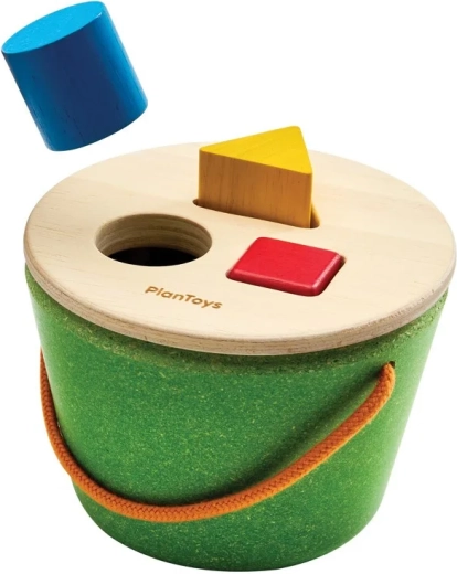 PlanToys shape sorter box