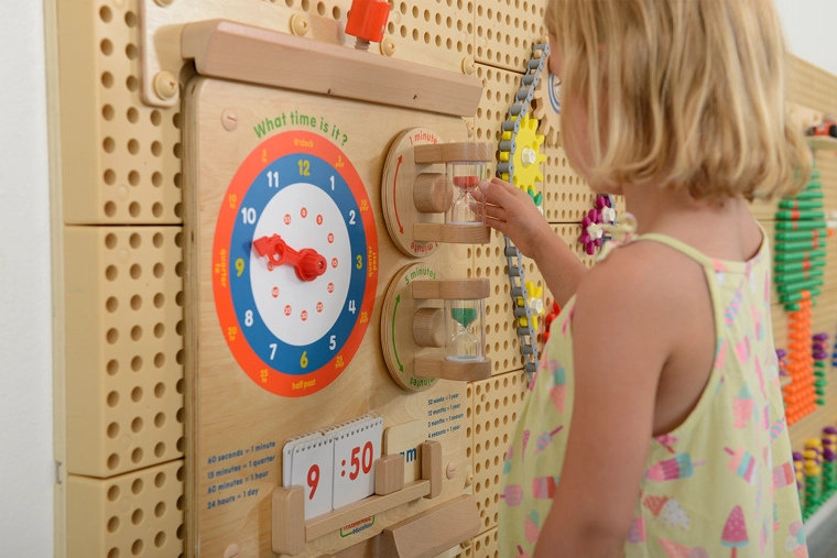 Монтаж на стена и съвместимост с Masterkidz Flex