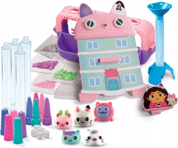 Characters and accessories from GABBY’S DOLLHOUSE