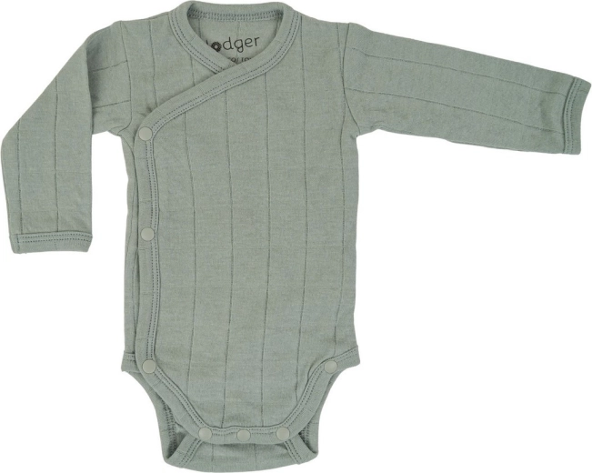 Hydrophilic cotton pleasant to the touch