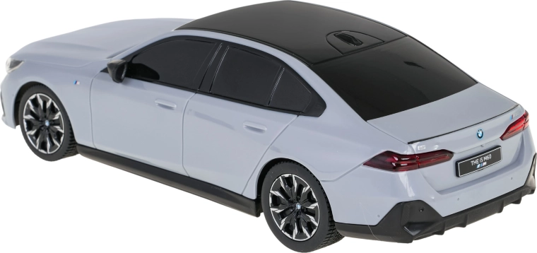Realistic BMW i5 design