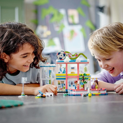 Строене с LEGO Builder и светът на Heartlake City