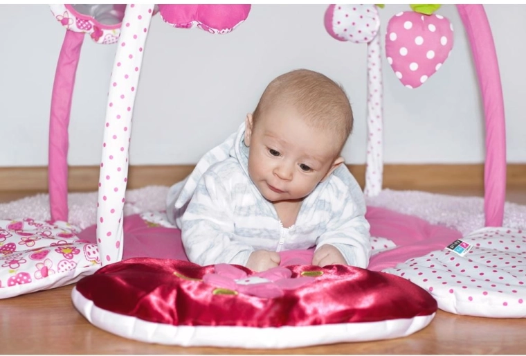 Sensory stimulation with crinkly and textured elements