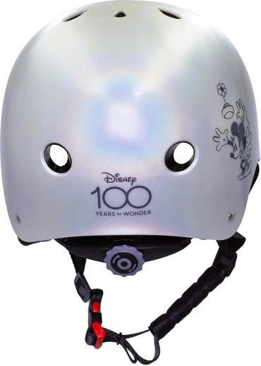 13 ventilation openings for comfort while riding