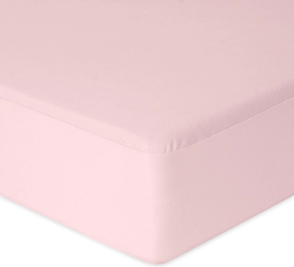 Stays firmly in place thanks to elastic around the edge