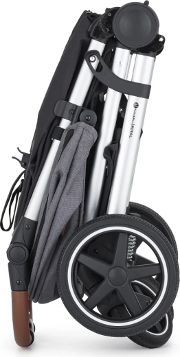 Compact stroller and practical storage space