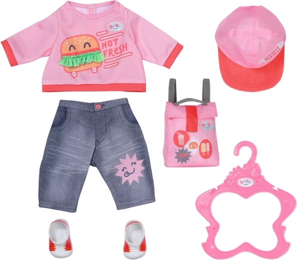 Complete outfit coordinated in an urban style