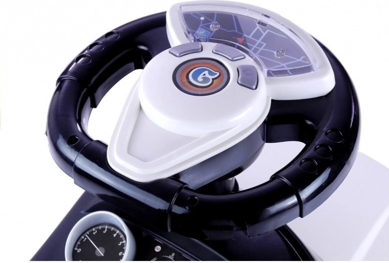 Interactive steering wheel with sounds and lights