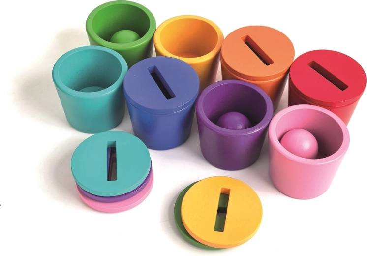 Чашки с отвори за пускане на монети