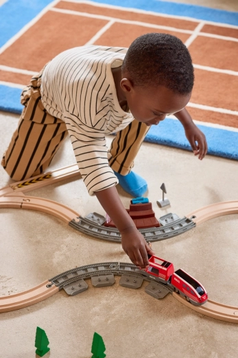 Wind-up red train without batteries