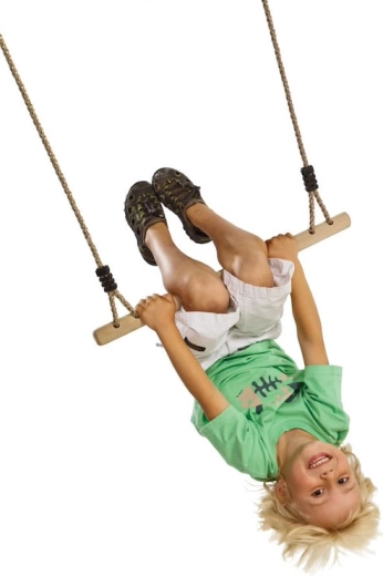 Metal handles for reliable hanging