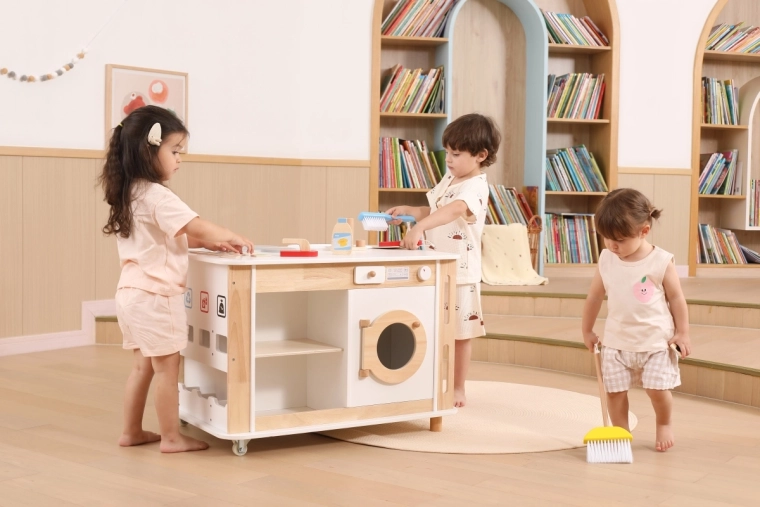 Mobile center for playing together