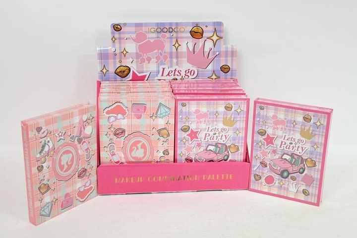 Children’s cosmetic set with palette and mirror