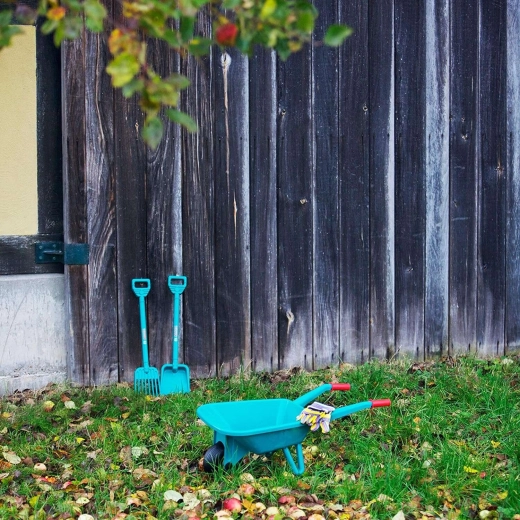 Лопата и гребло за малки градинари