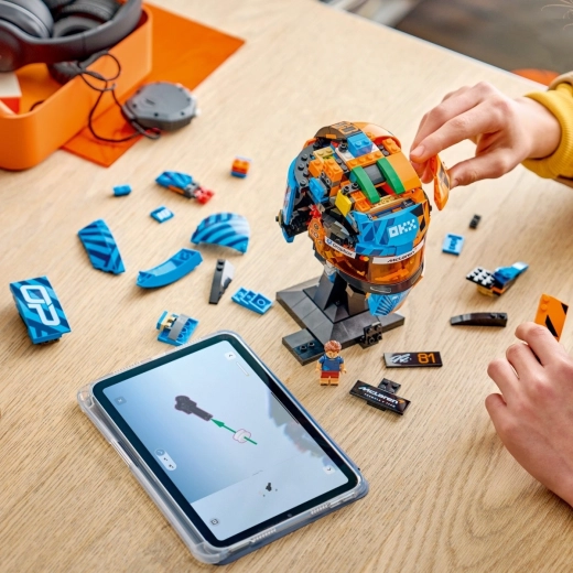 Интерактивно строене с приложението LEGO Builder