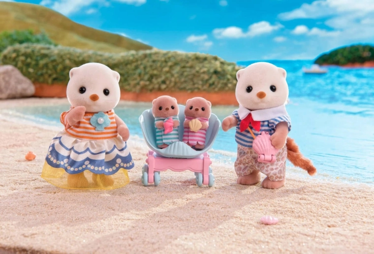 Four-member family for shared stories