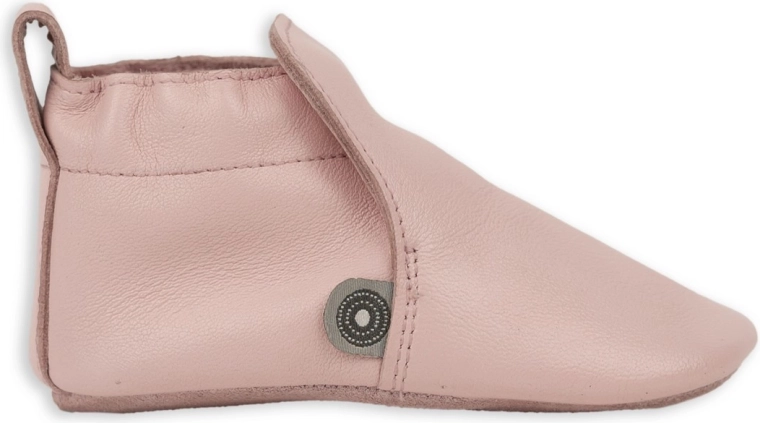 Soft sheepskin leather for maximum comfort