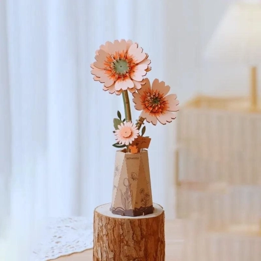 Лека декорация, която стои самостоятелно