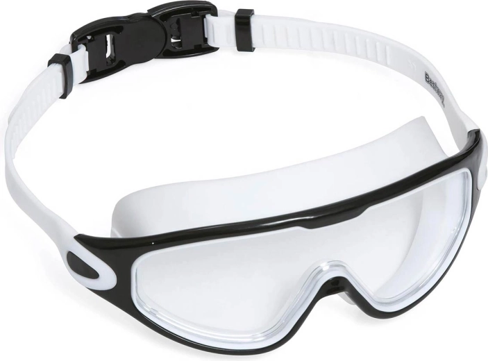 Polycarbonate lenses with UV protection