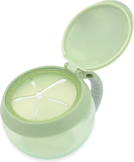 Spill-proof opening for mess-free snacking