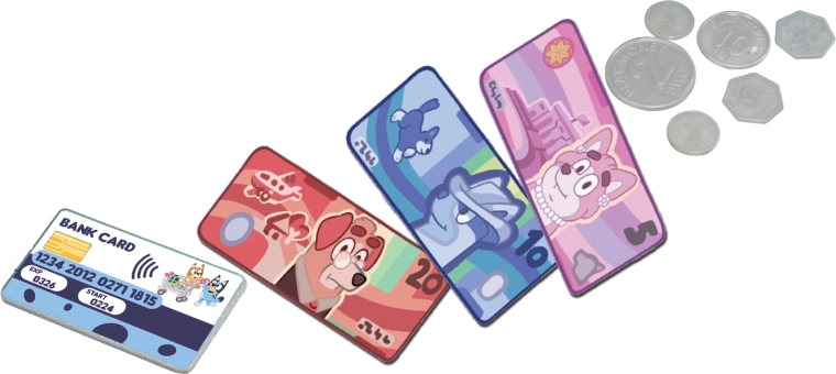 Пари и платежна карта в комплекта