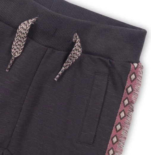 Comfortable elastic waistband with drawstring