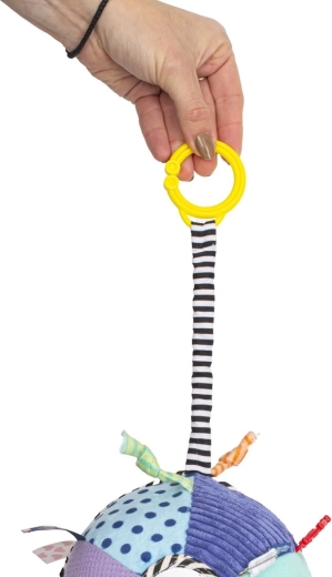Easy to hang anywhere