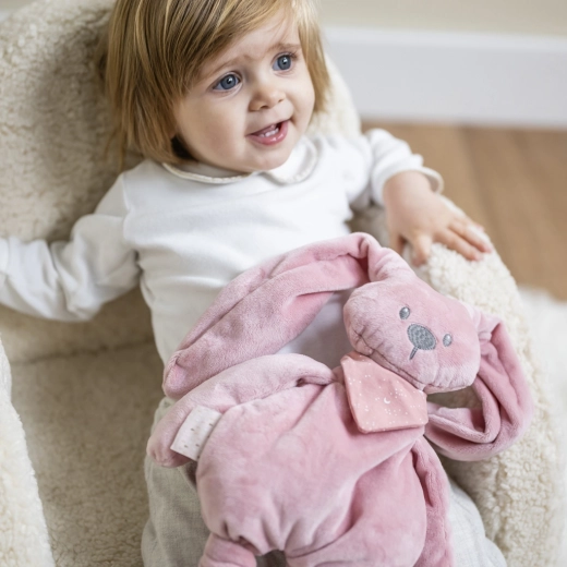 A companion from birth at home and on the go