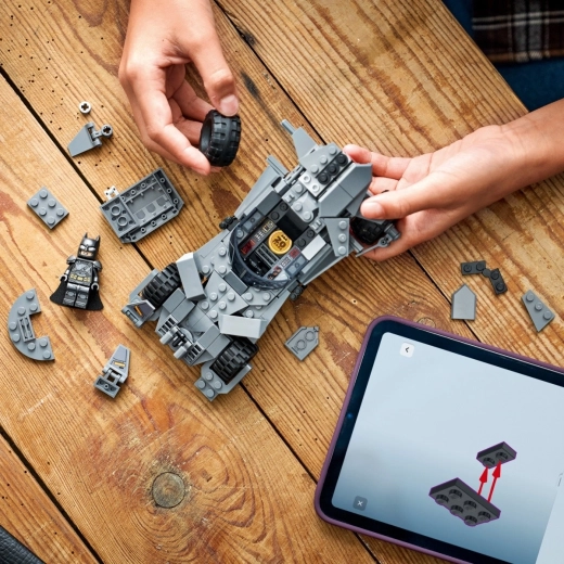 Интерактивно строене с приложението LEGO Builder