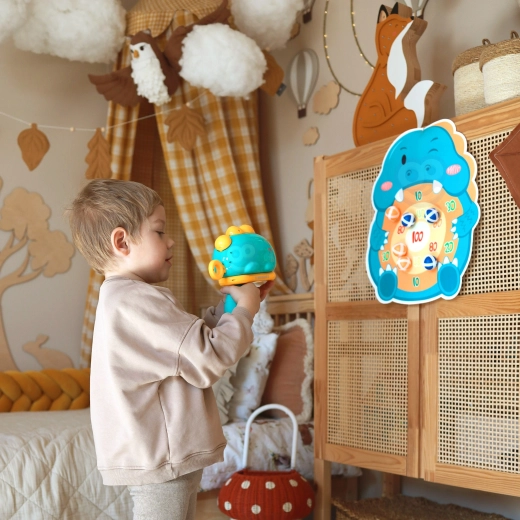 Lightweight and easy-to-hang target