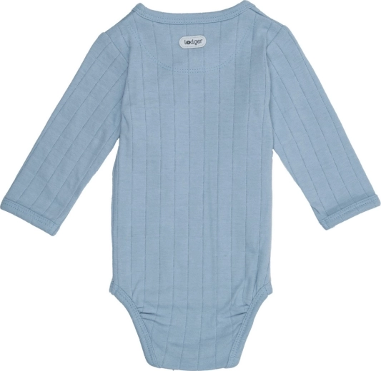 Comfortable cut without unpleasant tightness
