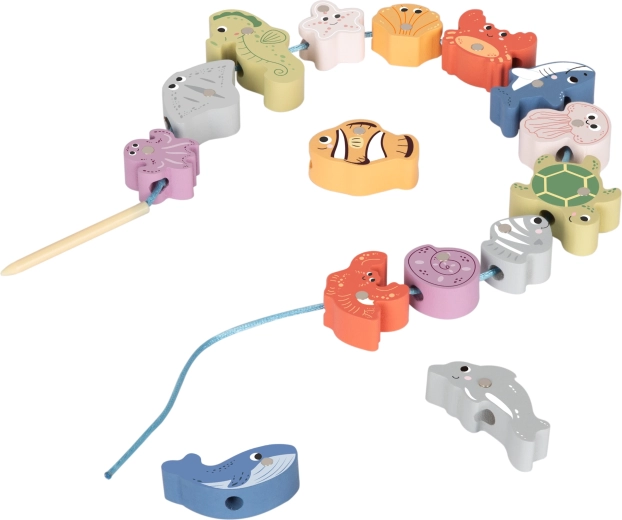 Нанизване на морски форми за фина моторика