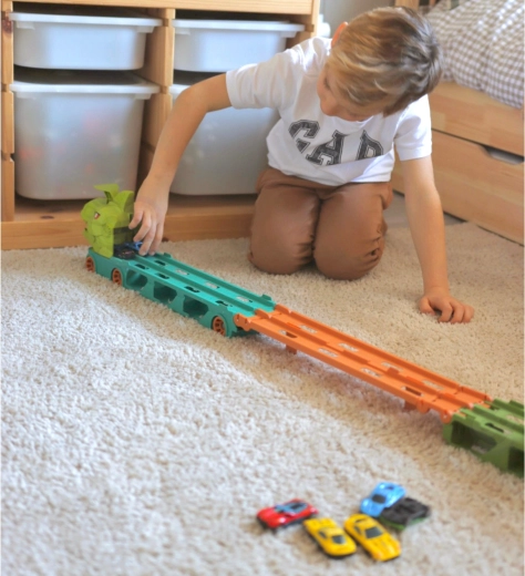 2.1 m long race track