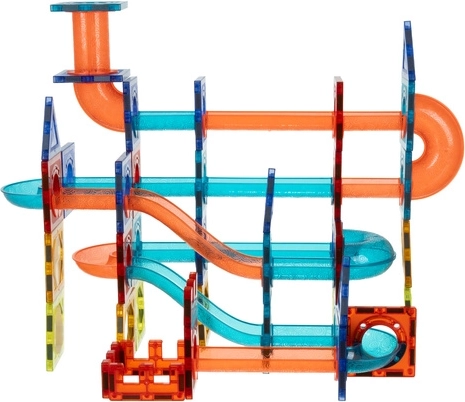 Креативни 3D конструкции и плавно движение на топчетата