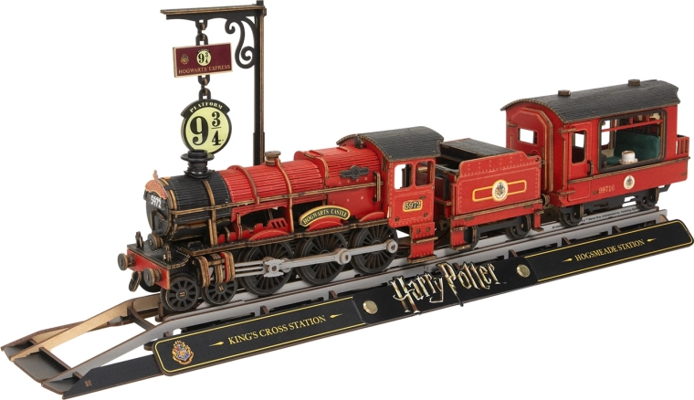 Detailed wooden 3D puzzle for Harry Potter fans