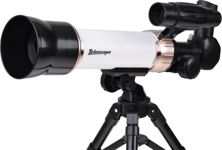 Stable fold-out tripod