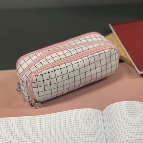 Three compartments for maximum overview