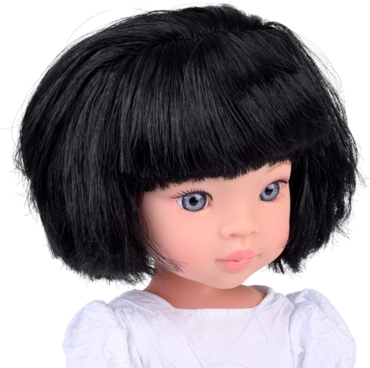 Реалистични детайли и пришити кичури коса