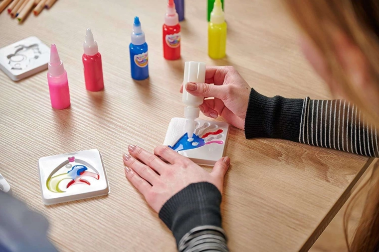 Creating 3D figures from colored gel