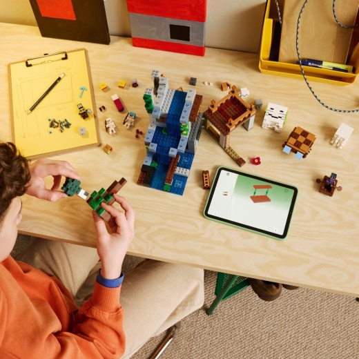 Интерактивно строене с приложението LEGO Builder