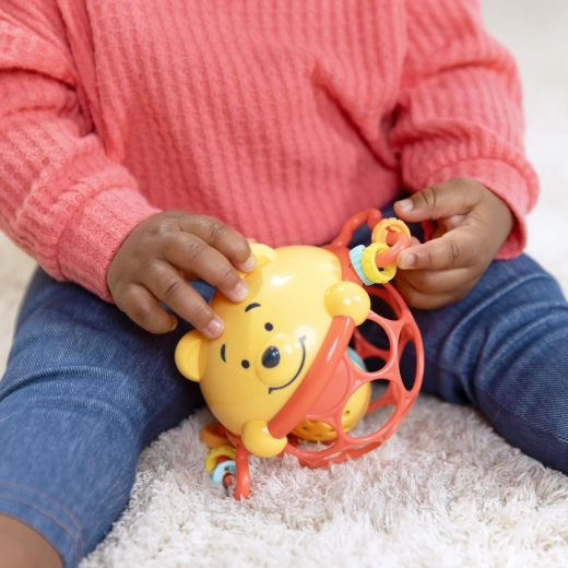 Gentle rattling for sensory development
