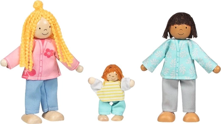 Flexible wooden Goki family figures
