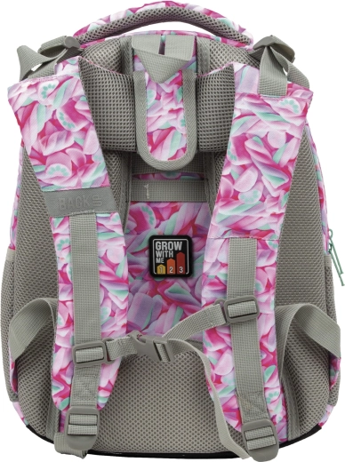 “Grows with the child” straps in 3 levels