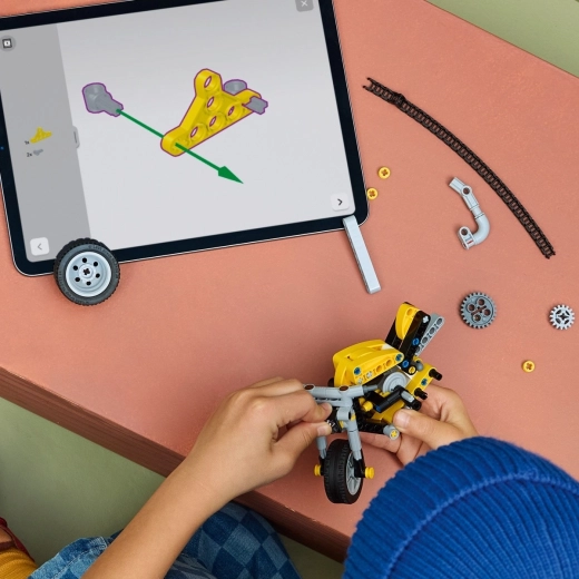 Умно строене с приложението LEGO Builder
