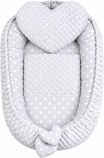 New Baby Луксозно двустранно гнездо за бебе с възглавничка и завивка Minky сърце сиво