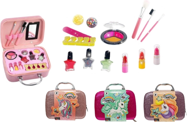 Cosmetic set for little fashionistas in a carry case