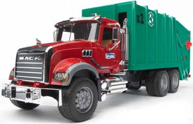 Bruder сметосъбиращ камион MACK Granite зелен 1:16