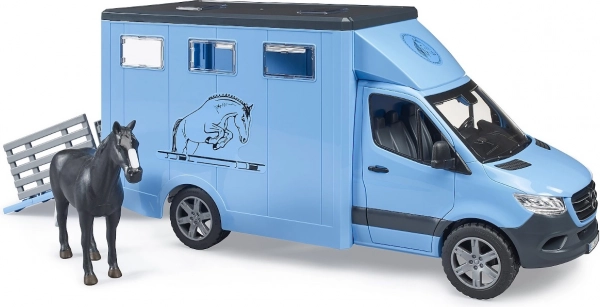 Bruder Mercedes‑Benz Sprinter превозвач на коне с фигурка