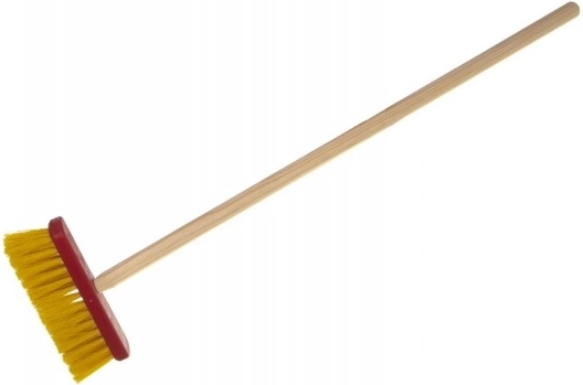 Teddies червена детска метла с дървена дръжка